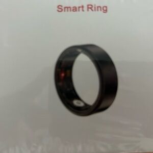Black Smart Ring Wearable - Sleek Health & Activity Tracker